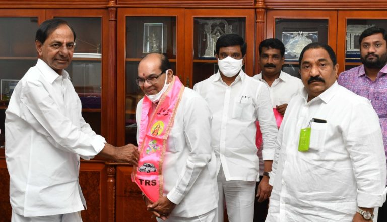 టీఆర్ఎస్‌లో చేరిన టీడీపీ ఎమ్మెల్యే మెచ్చ…