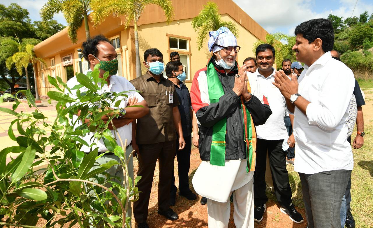 Green India challenge achieved one more milestone. Big B planted a sapling as part of the Green India Challenge appreciating the efforts of MP Joginapally Santosh Kumar who is the founder of the program.