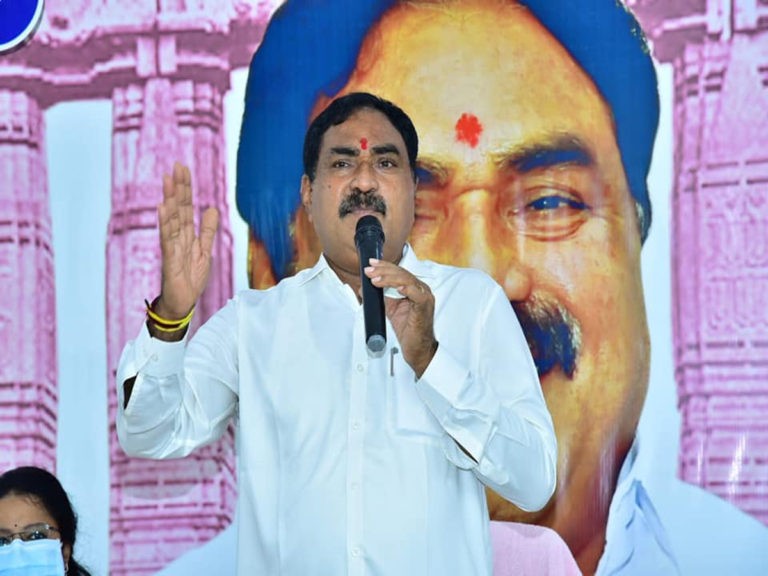నిరుద్యోగుల‌కు ఉపాధి అవ‌కాశాలు- మంత్రి ఎర్ర‌బెల్లి