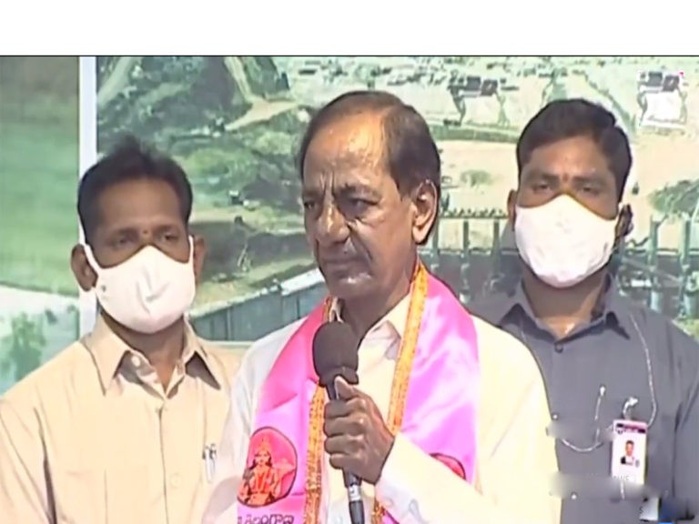 రైతుబీమా తరహాలో చేనేత కార్మికులకు బీమా పథకం : సీఎం కేసీఆర్