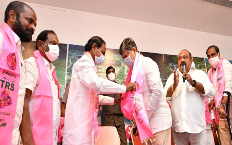 టీఆర్ఎస్‌లో చేరిన ఎల్ ర‌మ‌ణ..