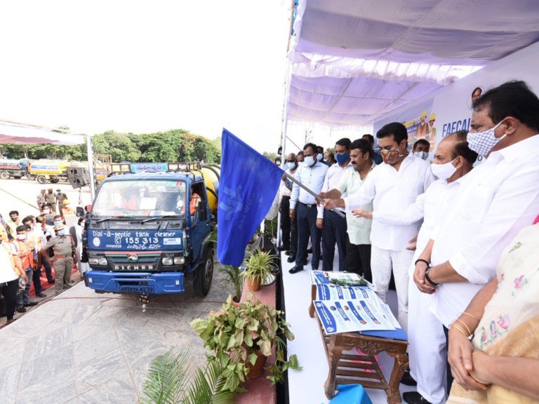 ‘డ‌య‌ల్ ఏ సెప్టిక్ ట్యాంక్ క్లీనర్’ సర్వీస్‌ను ప్రారంభించిన కేటీఆర్