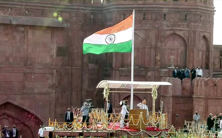 దేశవ్యాప్తంగా వైభవంగా 75వ స్వాతంత్ర్య దినోత్సవ వేడుకలు..