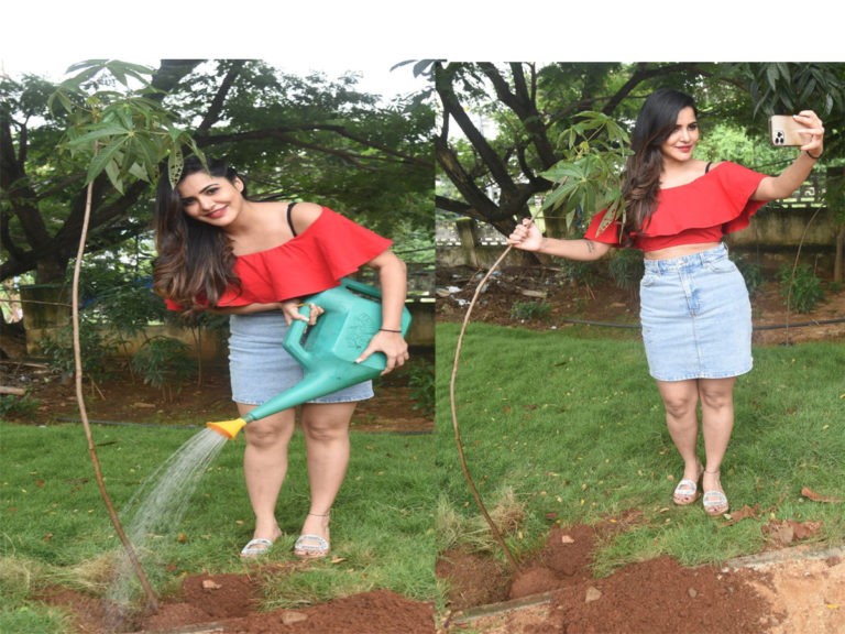 Actress Ashu Reddy
