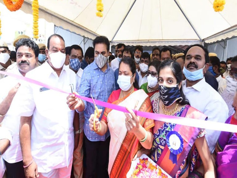 హ్యాండ్లూమ్ ఎగ్జిబిషన్‌ను ప్రారంభించిన మంత్రి కేటీఆర్..