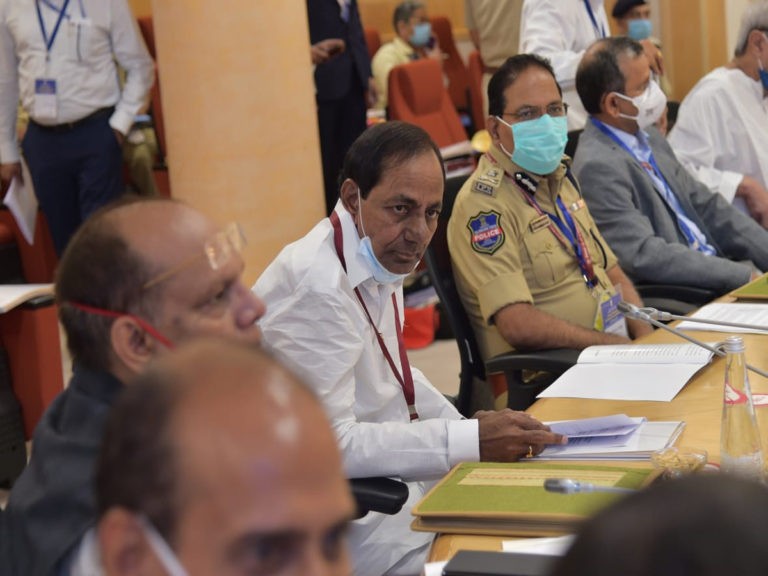 ముఖ్యమంత్రుల భేటీలో పాల్గొన్న సీఎం కేసీఆర్..