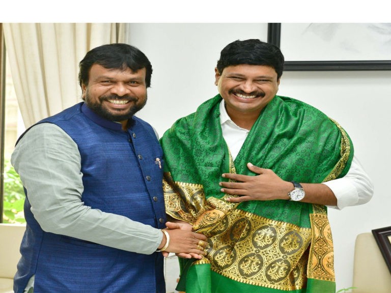 ఎంపీ సంతోష్‌ను కలిసిన ఉప్పల శ్రీనివాస్ గుప్త..