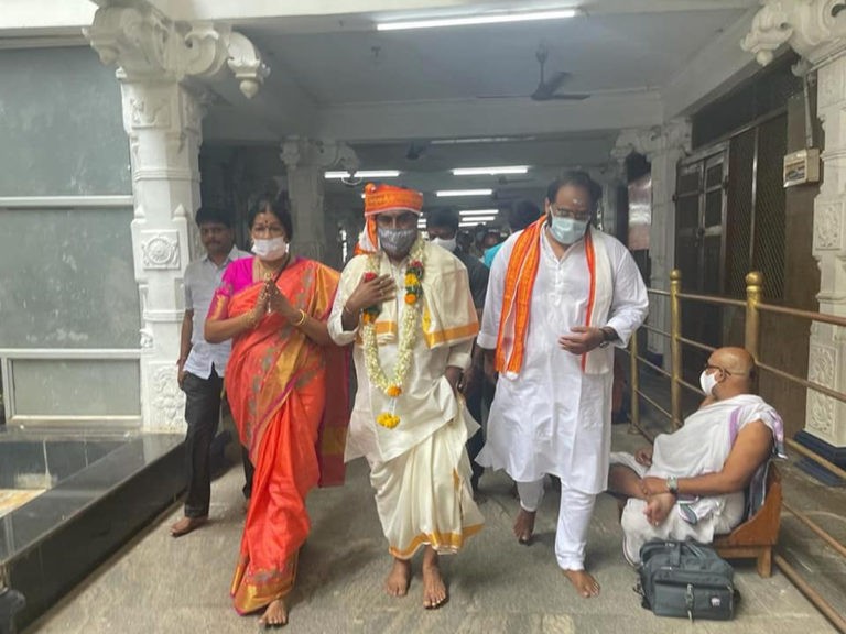 అన్నవరం సత్యనారాయణస్వామిని దర్శించుకున్న మంత్రి ఎర్రబెల్లి..