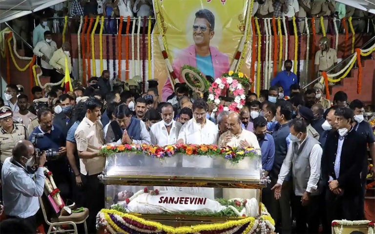 పునీత్‌ రాజ్‌కుమార్‌ అంత్యక్రియలు వాయిదా..