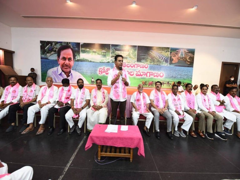 టీఆర్ఎస్ ద్విదశాబ్ది ఉత్సవాలపై కేటీఆర్‌ దిశానిర్దేశం..