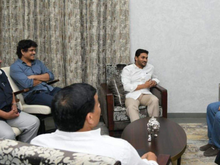 ఏపీ సీఎంతో నాగార్జున భేటీ.. కీలక చర్చ..