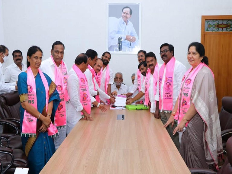 టీఆర్‌ఎస్‌ అధ్యక్ష పదవికి నామినేషన్ షురూ..