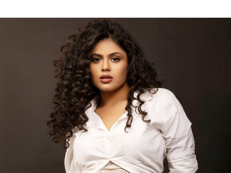 నాగ్‌తో ఛాన్స్‌ కొట్టేసిన ‘జాతిరత్నాలు’ బ్యూటీ..