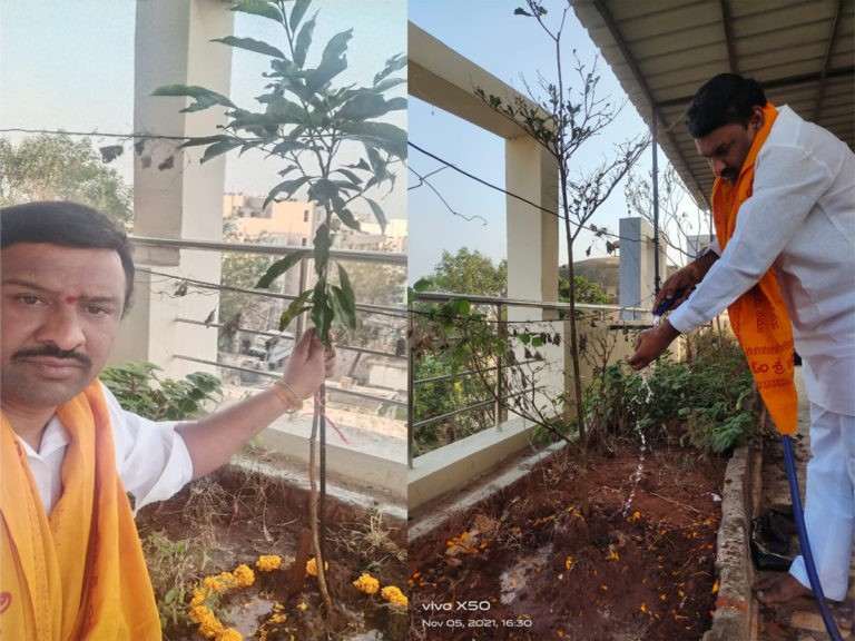 మొక్కలు నాటిన TRS నేత భాస్కర్ గౌడ్..