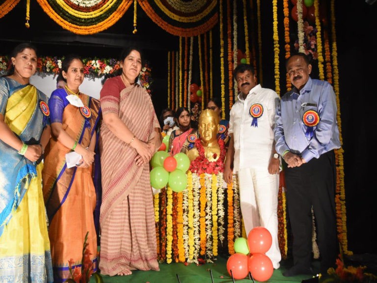 జాతీయ బాలల దినోత్సవ వేడుకలో పాల్గొన్న మంత్రులు..