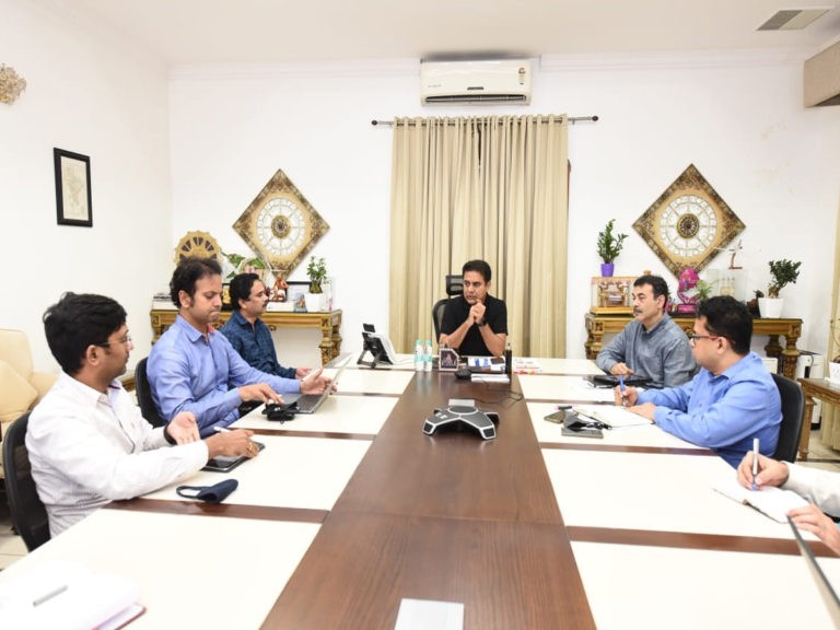ఐటీ శాఖ అధికారులకు మంత్రి కేటీఆర్ దిశానిర్దేశం..