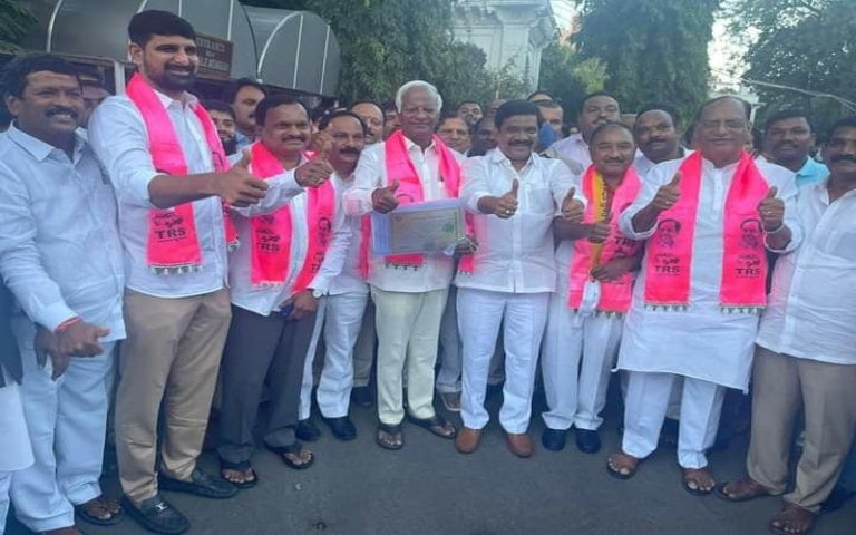 ఏక‌గ్రీవంగా ఎన్నికైన టీఆర్ఎస్ ఎమ్మెల్సీలు..
