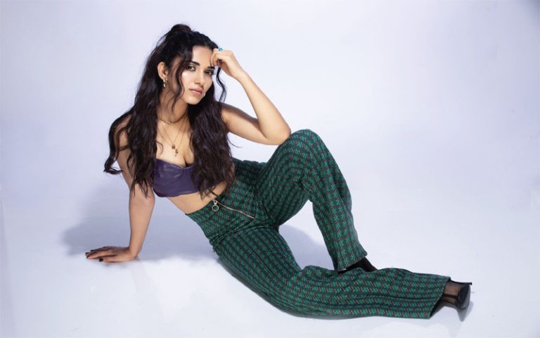 Actress Ruhani Sharma Latest Photos