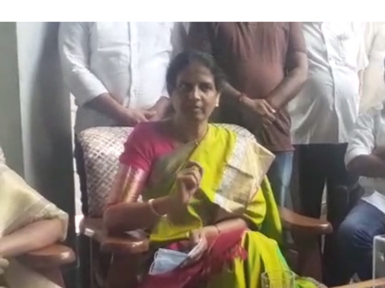 విద్యాసంస్థలపై వస్తున్న పుకార్లు నమ్మొద్దు- మంత్రి