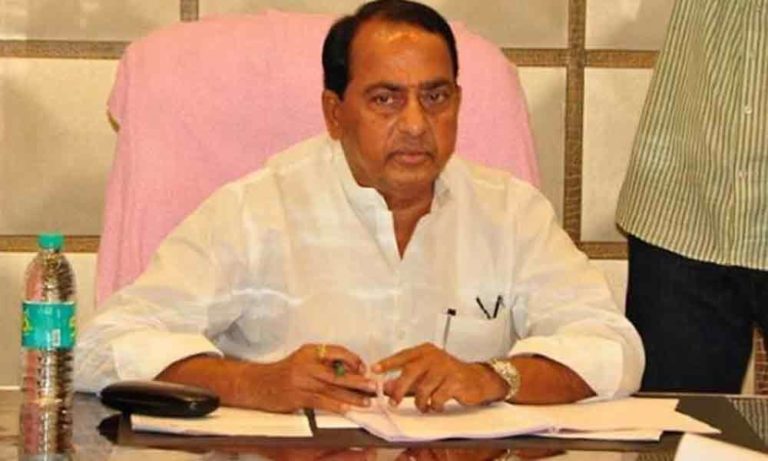 క్రిస్మస్‌ ప్రత్యేక ప్రార్థనల్లో మంత్రి ఇంద్ర‌క‌ర‌ణ్ రెడ్డి