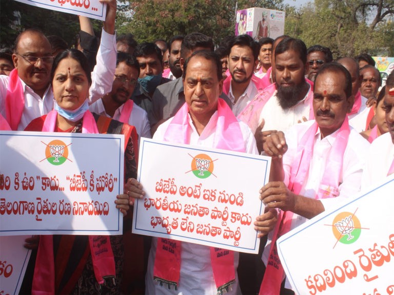 కేంద్రం, బీజేపీలకు వ్యతిరేకంగా మంత్రి ఇంద్రకరణ్ రెడ్డి నిరసన..