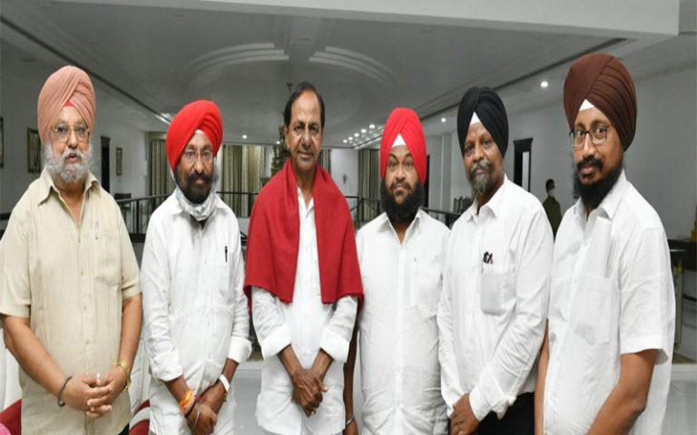 సీఎం కేసీఆర్‌ను కలిసిన సర్దార్ రవీందర్ సింగ్..