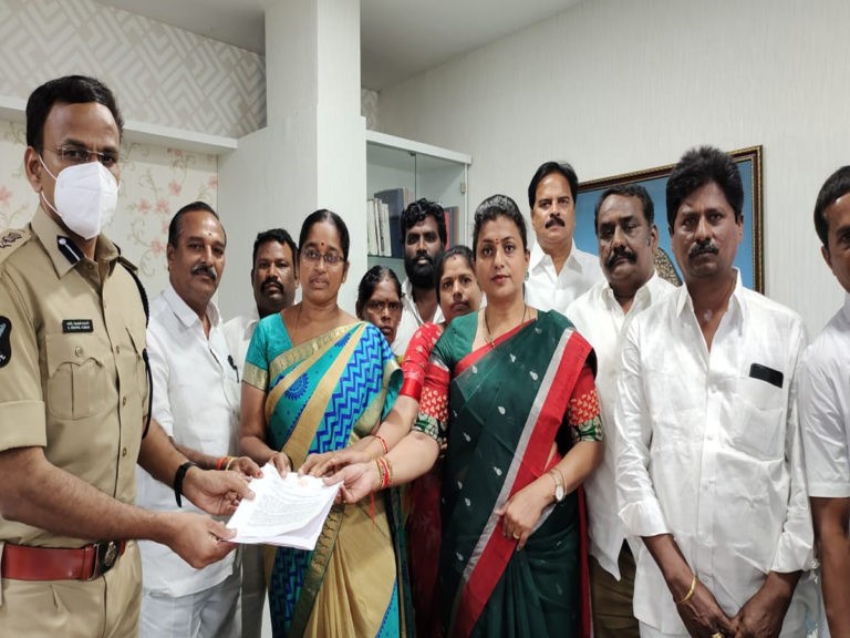 వైసీపీ కోవర్టులపై చర్యలు తీసుకోవాలి- ఎమ్మెల్యే రోజా