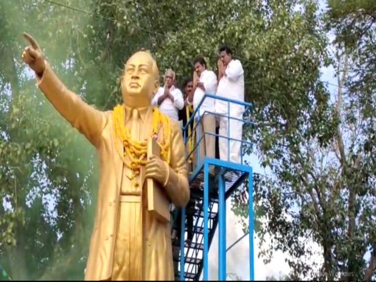 జగన్ బుద్ధి మార్చాలి.. అంబేద్కర్ విగ్రహానికి వినతి పత్రం..