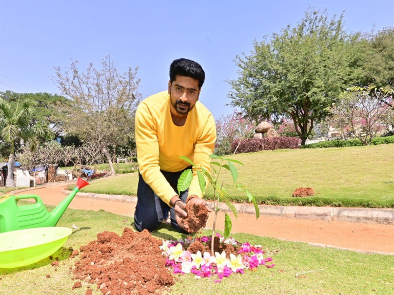 గ్రీన్ ఇండియా ఛాలెంజ్‌లో పాల్గొన్న నటుడు వెంకట్..