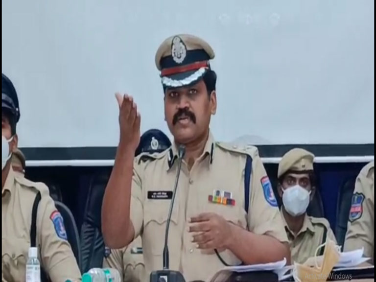 క్రెడిట్ కార్డుల పేరుతో మోసాలు చేస్తున్న ముఠా అరెస్టు..