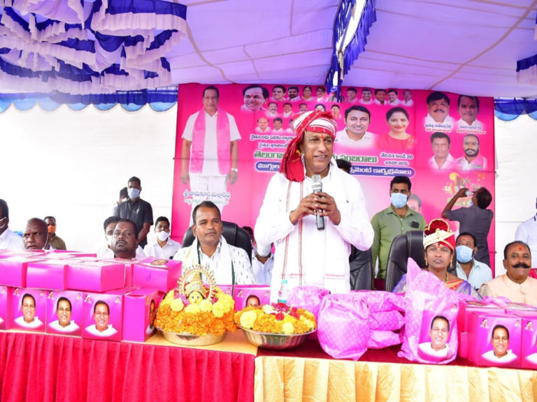 రాష్ట్ర రైతాంగానికి సీఎం కేసీఆర్ పెద్దపీట- మంత్రి