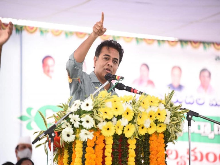 బీజేపీ నేతలు మత విద్వేషాలను రెచ్చగొడుతున్నారు- మంత్రి కేటీఆర్‌