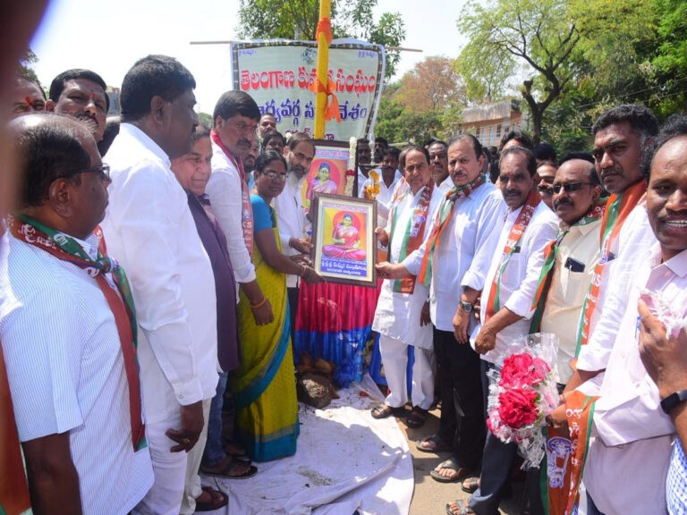 కవయిత్రి మొల్ల జయంతి వేడుకల్లో మంత్రి అల్లోల..
