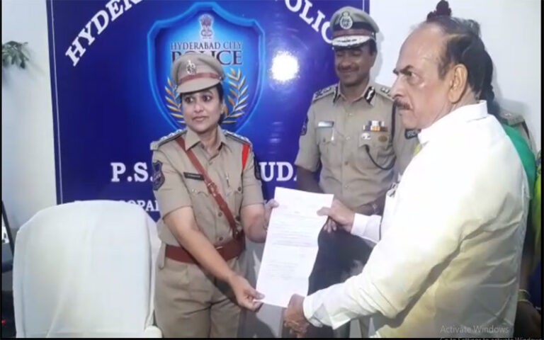 హైదరాబాద్ పోలీస్ చరిత్రలో మహిళా సీఐకి అరుదైన గౌరవం..