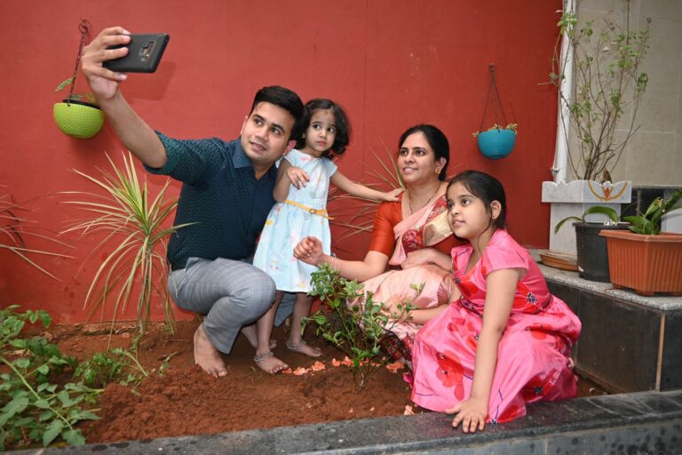 గ్రీన్ ఛాలెంజ్‌లో పాల్గొన్న డా.రఘురాం