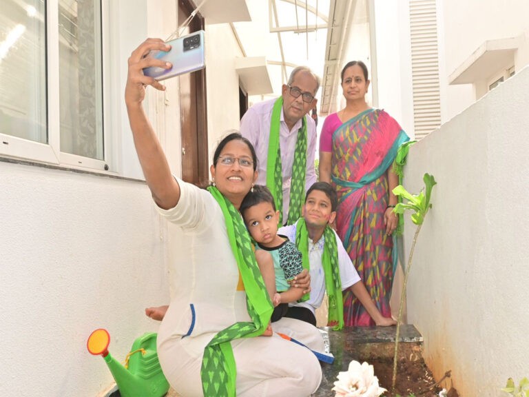 గ్రీన్ ఛాలెంజ్‌: మొక్కలు నాటడం ఆనందంగా ఉంది