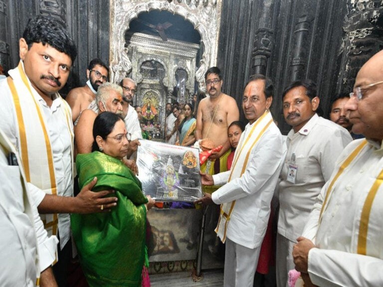 కొల్హాపూర్‌ మహాలక్ష్మి అమ్మవారిని దర్శించుకున్న సీఎం కేసీఆర్‌..