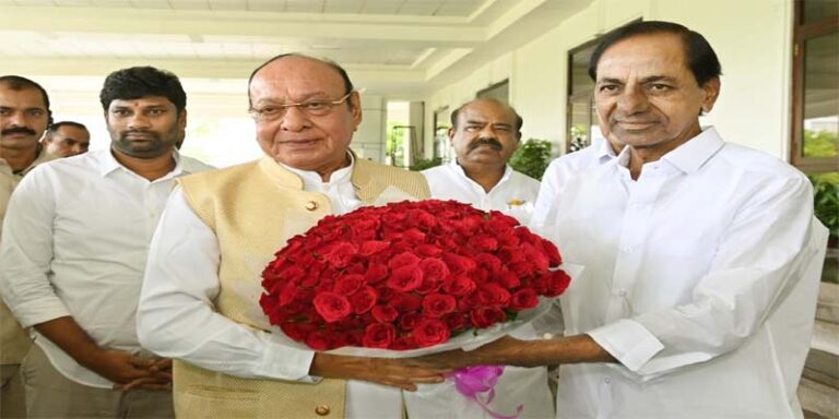 సీఎం కేసీఆర్‌తో గుజరాత్ మాజీ సీఎం భేటీ..