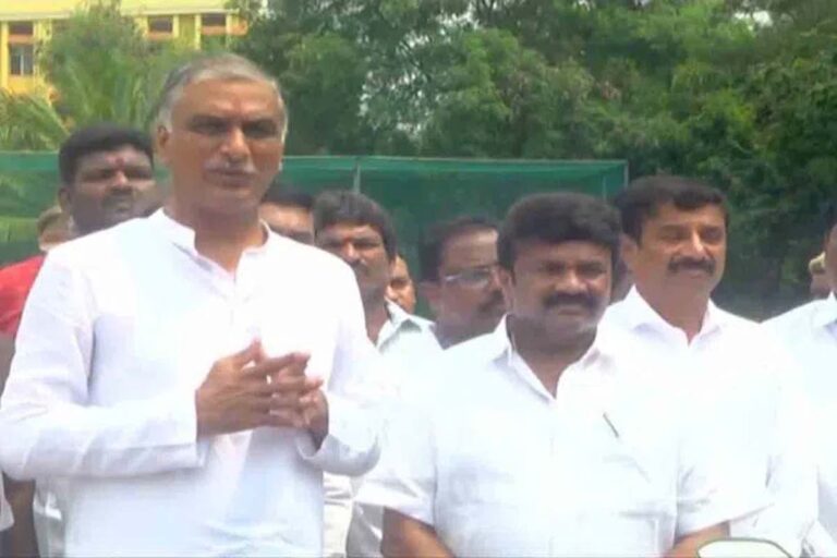 గాంధీ జయంతి రోజున గాంధీ ఆస్పత్రి వద్ద విగ్రహం ఏర్పాటు: హరీశ్‌