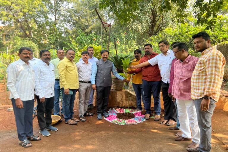 గ్రీన్ ఛాలెంజ్‌…మొక్కలు నాటిన శ్యాంప్రసాద్‌