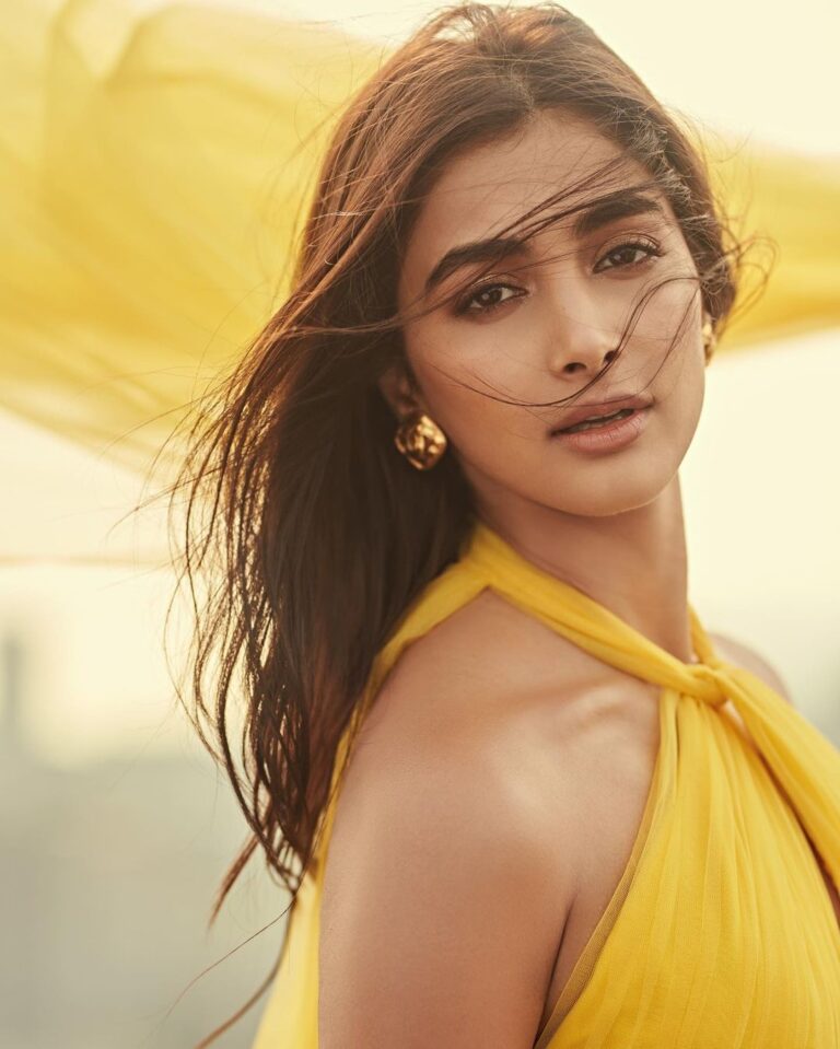 Pooja Hegde latest pics
