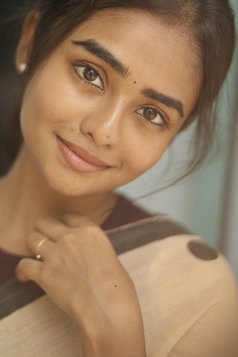 actress sharnita Pics