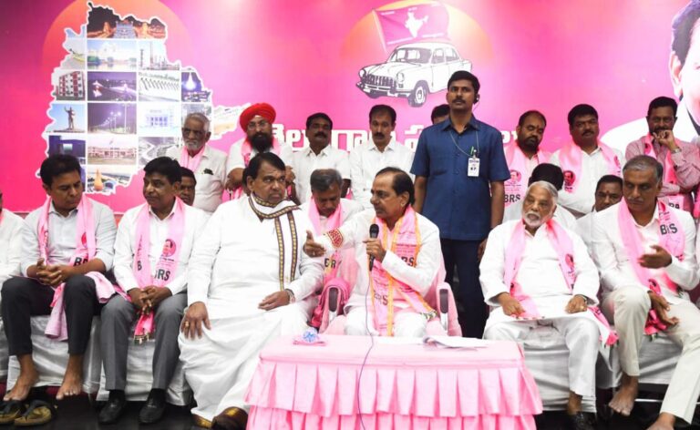 బి‌ఆర్‌ఎస్ మేనిఫెస్టో.. ప్రత్యర్థుల్లో గందరగోళం!