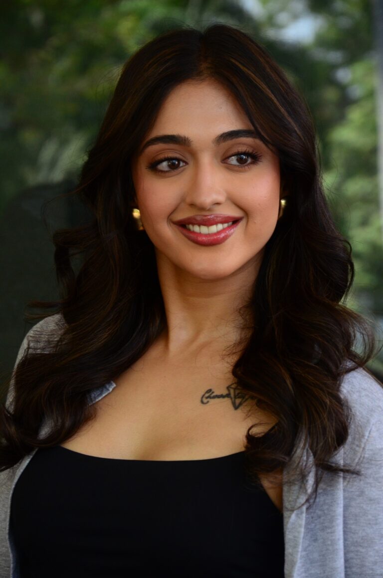 Gayathri Bharadwaj Pics Latest