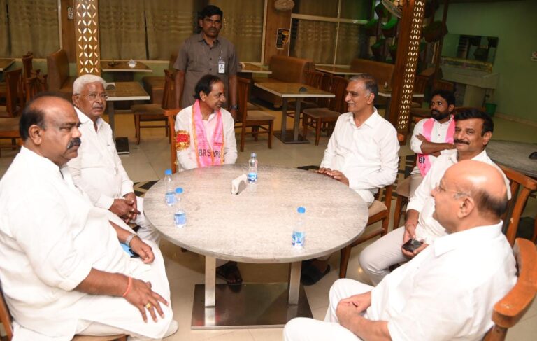 Siddipet:చాయ్ తాగిన సీఎం కేసీఆర్..