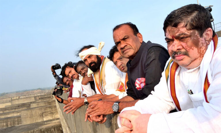 కాళేశ్వరంపై కాంగ్రెస్..ఎందుకిలా?