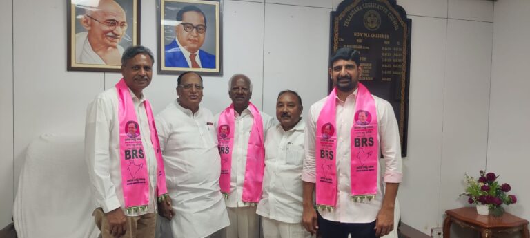 రాజీనామా చేసిన బీఆర్ఎస్ ఎమ్మెల్సీలు..