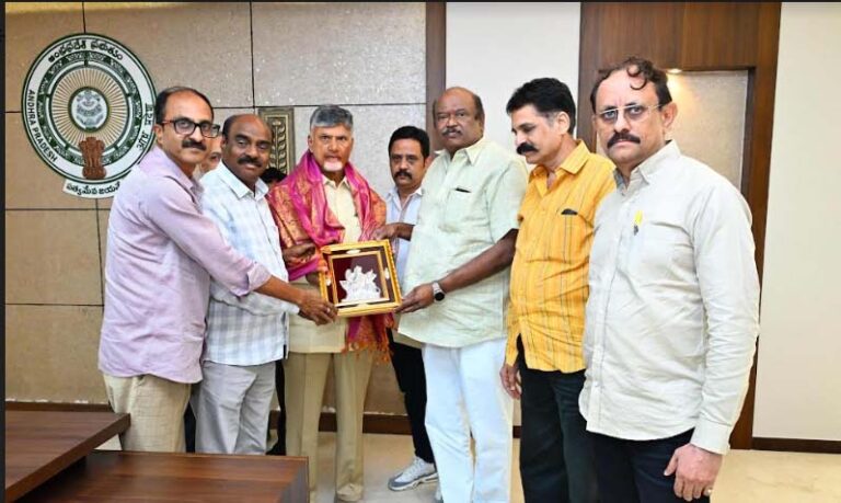 ఏపీ సీఎంను కలిసిన ఇండస్ట్రీ ప్రముఖులు