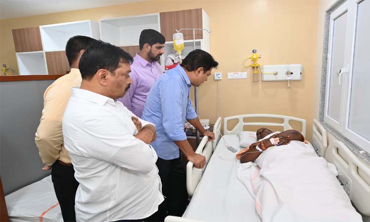 జిట్టాను పరామర్శించిన కేటీఆర్..