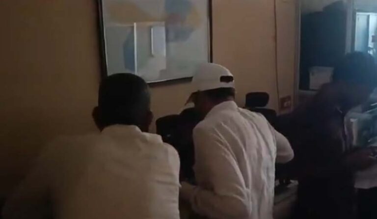 విద్యుత్ బకాయిలు..మున్సిపాలిటీకి కరెంట్ కట్!